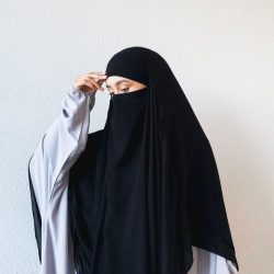 niqab_hijab_veil_muslim_wear_pious_closet